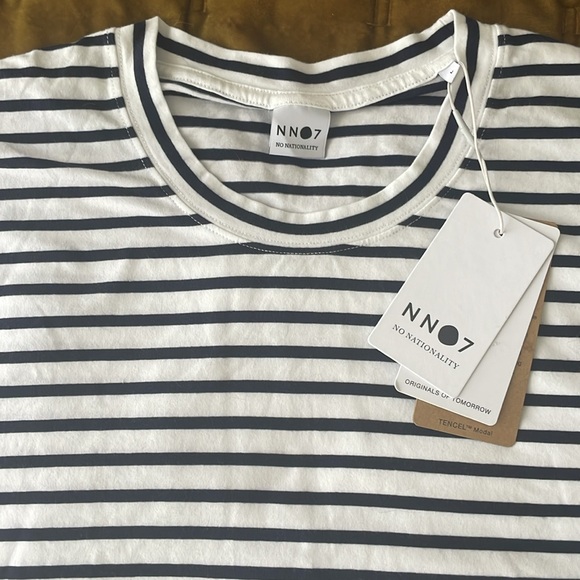 NN07 NO NATIONALITY Kurt SS Tee Navy Stripe - L - Picture 4 of 4